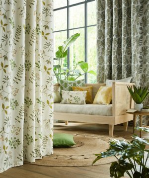 Viewing Gloriosa by Ashley Wilde