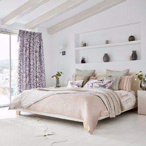 Viewing Chaconia by Harlequin