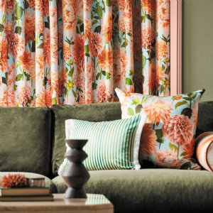 Viewing Dahlia by Harlequin