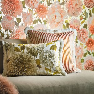 Viewing Dahlia by Harlequin