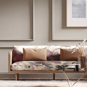 Viewing Flores by Harlequin