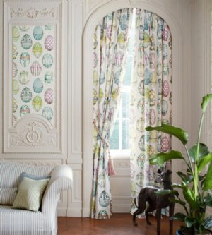 Viewing Anastasia  by Manuel Canovas