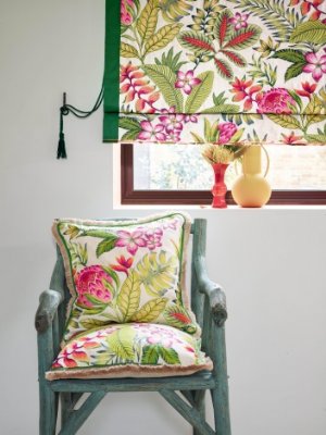 Viewing Laly by Manuel Canovas