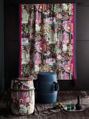 Viewing Leyla by Manuel Canovas