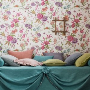 Viewing Mia by Manuel Canovas