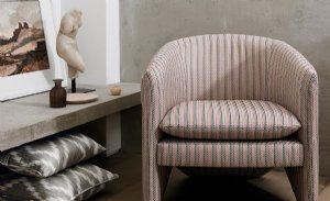 Viewing Alba by Romo