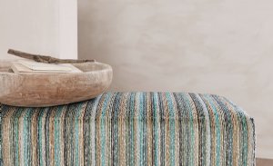 Viewing Issia by Romo