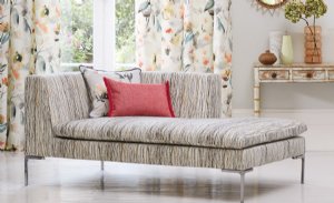 Viewing Mariola by Romo
