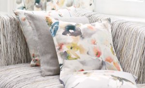 Viewing Mariola by Romo