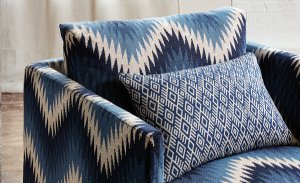 Viewing Nahli by Romo