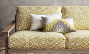 Viewing Nahli by Romo