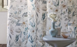 Viewing Otelie by Romo