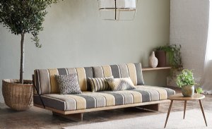 Viewing Soraya by Romo