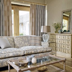 Viewing Magnolia & Pomegranate by Sanderson