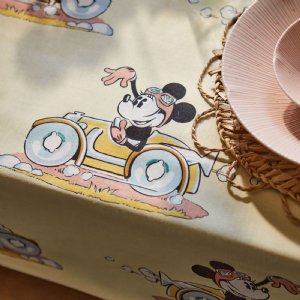 Viewing Minnie On The Move by Sanderson